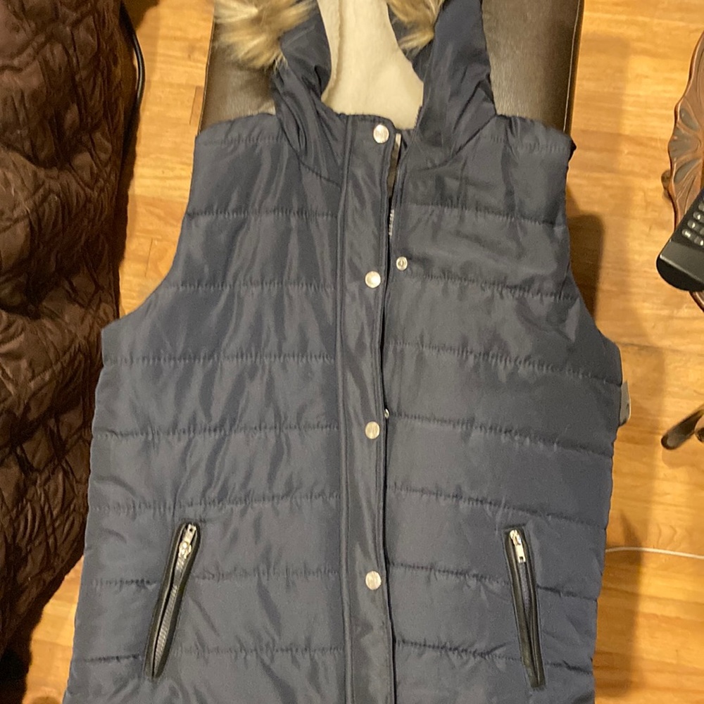 Puffer hooded vest